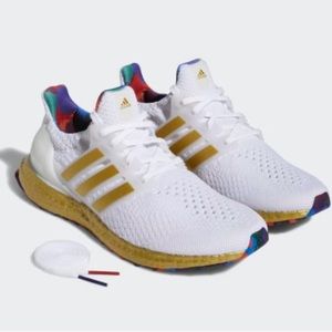 adidas UltraBoost 5.0 DNA Title IX - Women’s Size 8.5